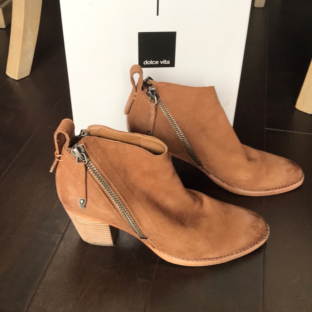 Dolce Vita Teak  Nubuck booties